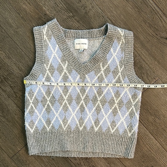 Pink Rose Gray and Blue V-Neck Sweater - Picture 4 of 5